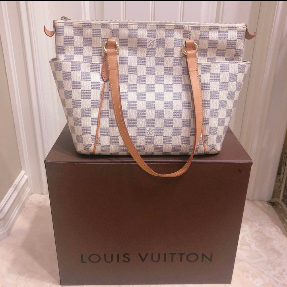 Louis Vuitton Checkered Tote Bag - Cream and Tan